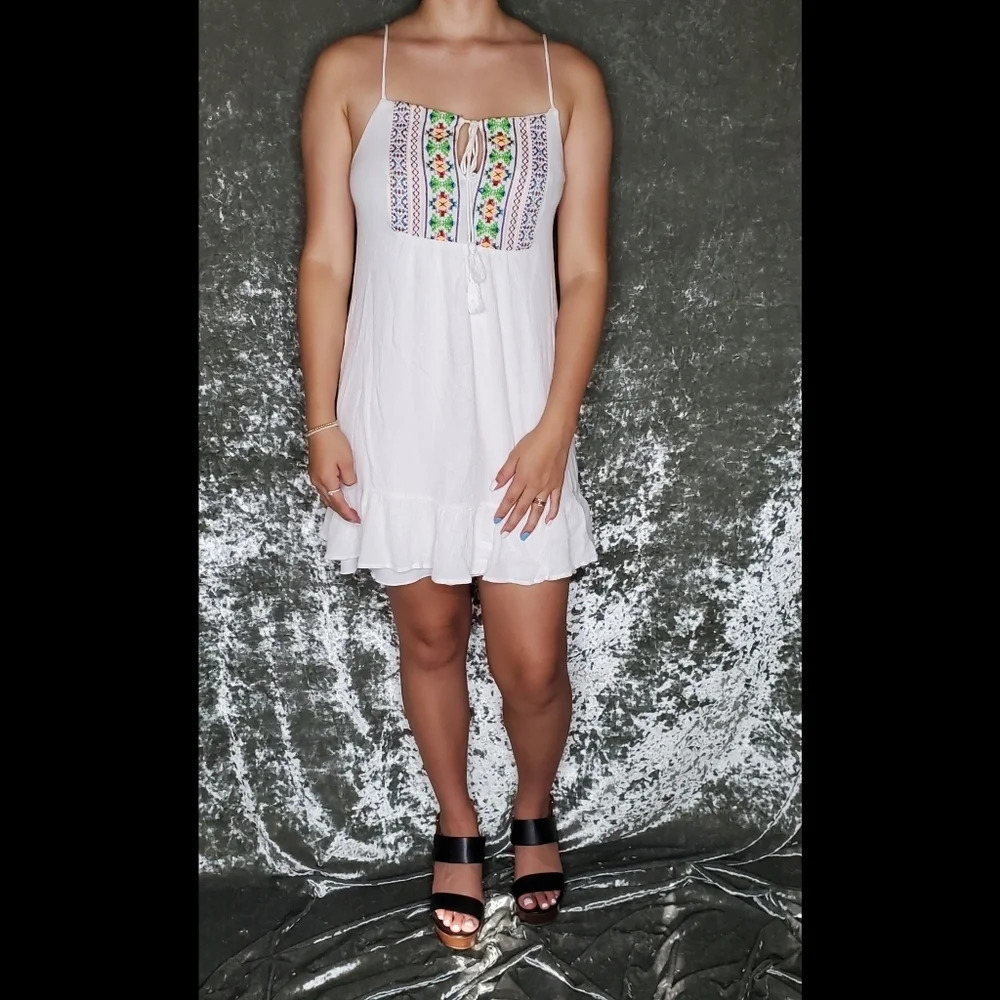City‎ Triangles White Dress